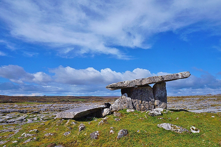 poulnabrone dolmen